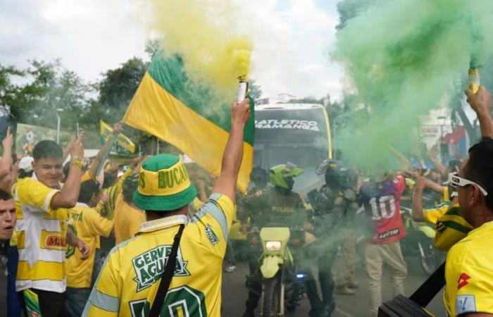 Bucaramanga fans abroad supporting the team: the best reels