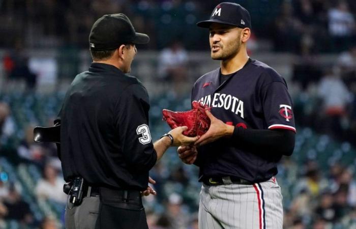 Sources: MLB umpire punished for betting