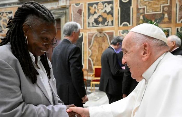 Pope Francis met with Whoopi Goldberg, Conan O’Brien and more than 100 comedians: “You also make God smile”