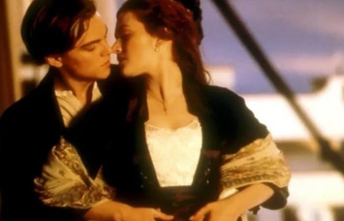 Kate Winslet talked about the iconic kiss with Leonardo DiCaprio in “Titanic”