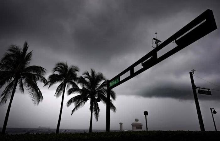 Desperation in South Florida over severe storms, flooding and a poor forecast