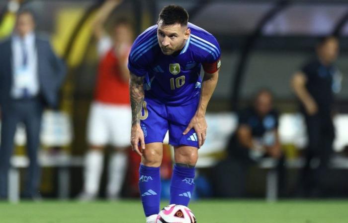 Messi surrendered at the feet of Valentín Carboni, jewel of Argentina