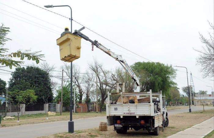 What are the 5 neighborhoods of Santa Fe where the public lighting plan is already being executed?