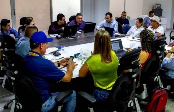 In Casanare they discuss union specifications for official employees