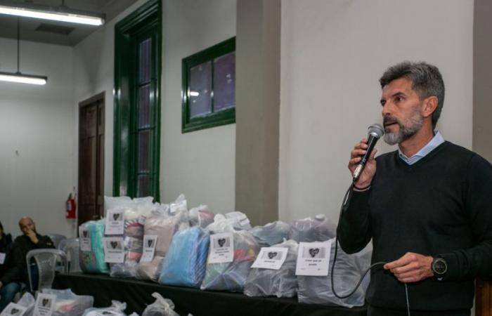 The Municipality of Mendoza delivered 2,500 pieces of clothing and 45 blankets to organizations