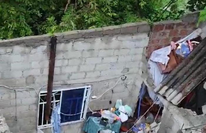 Two houses collapsed due to a landslide on Santa Marta Hill: a minor was injured