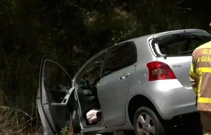 A young woman from Vigo who was traveling with her mother and baby dies after crashing into a wall in Oia