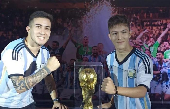 Glory came to Chaco: how to have a photo with the World Cup