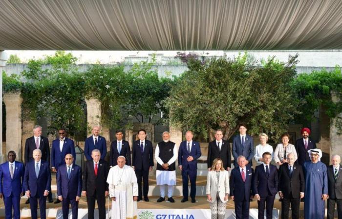Milei at the G7 in the Italian style of Meloni with Bergoglio
