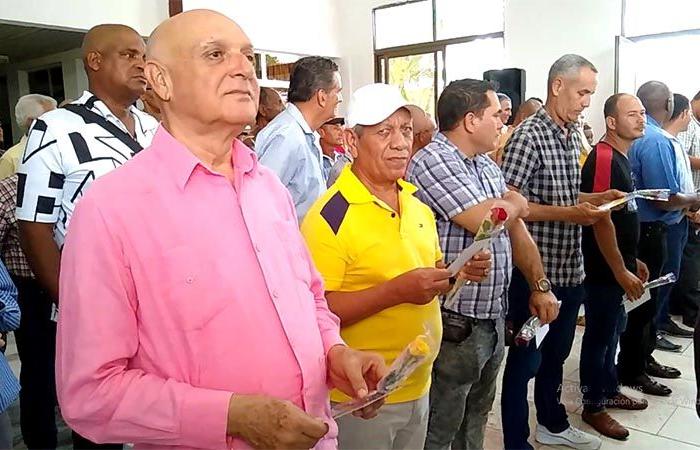They pay tribute to prominent fathers of Las Tunas