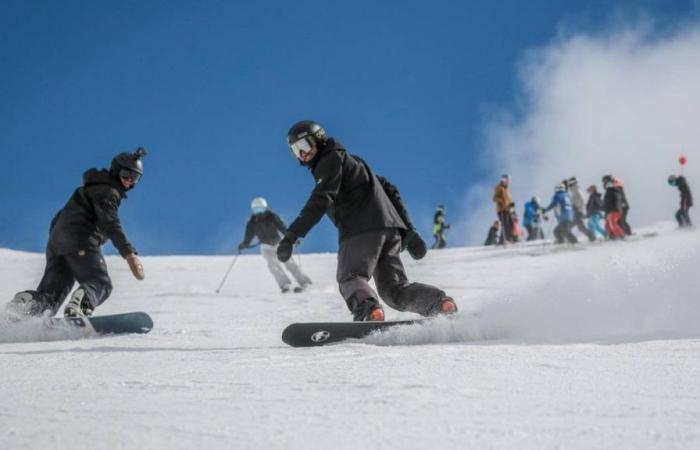 What is the worst mistake of snowboarding beginners?