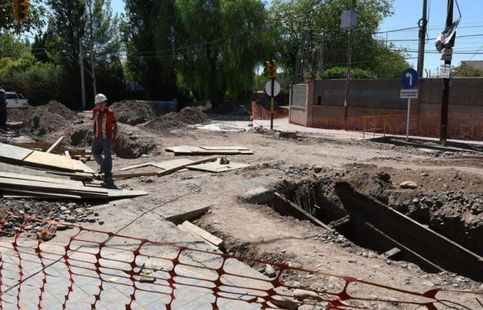 This is how the new roundabout that seeks to organize traffic in a key area of ​​Guaymallén is progressing