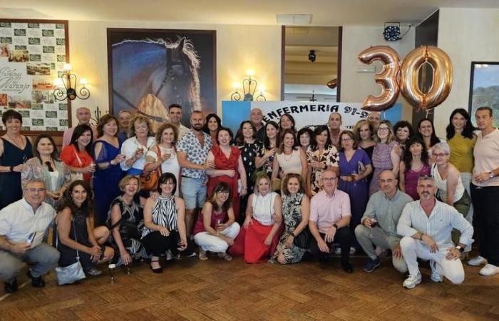 The 14th class of the University School of Nursing of Córdoba celebrates 30 years of profession