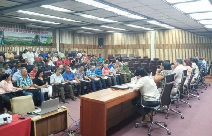 Food production, center of attention at the Party Plenary in Pinar del Río