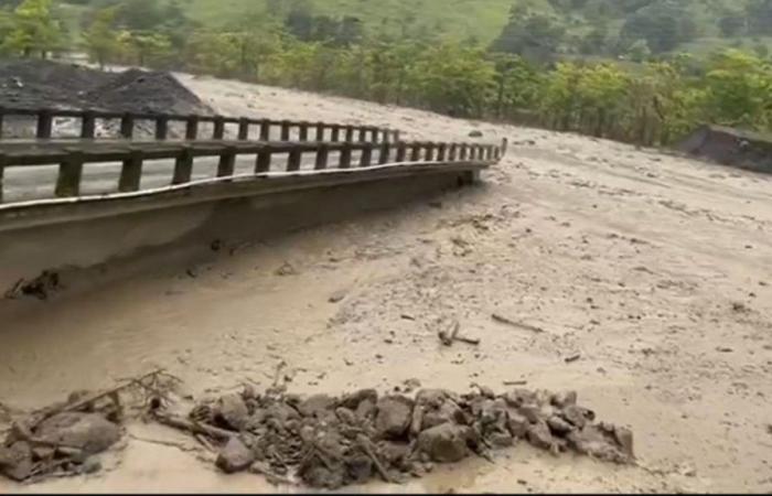 7,000 people affected by the fall of Puente Largo Antioquia