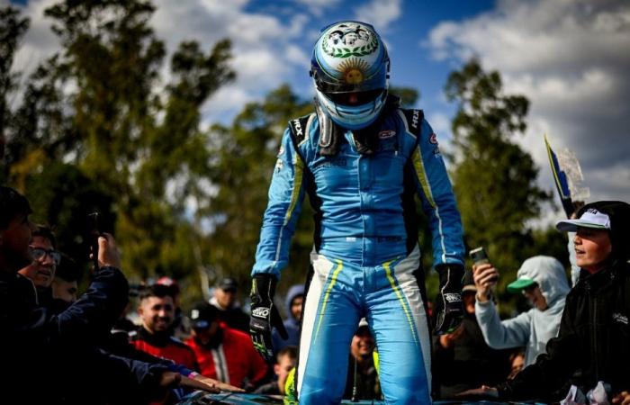 Esteban Gini, for history: first victory in the TC and prize of eight suits in Rafaela :: Olé
