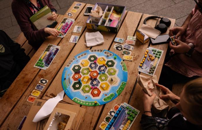 In this board game the objective is to avoid climate catastrophe