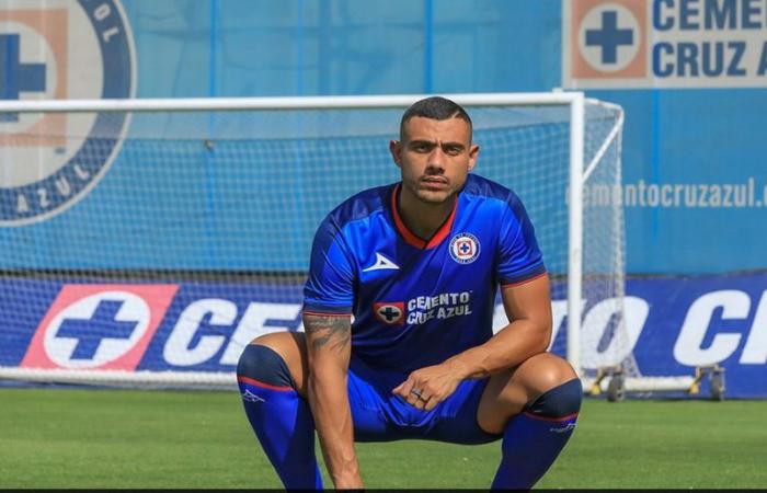 Cruz Azul makes the signing of Giorgos Giakoumakis official