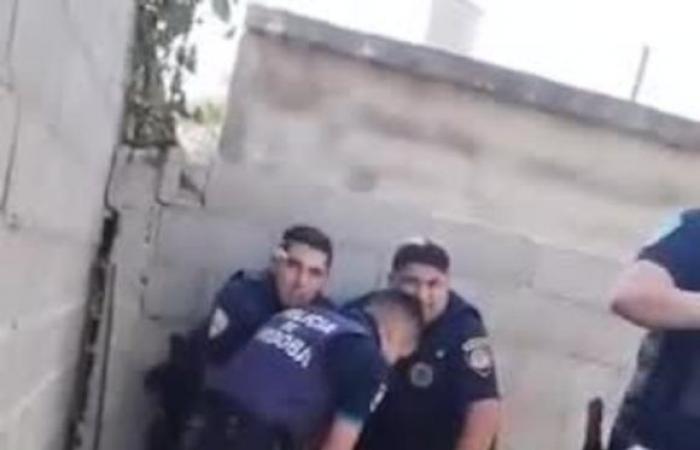 He evaded a checkpoint, they arrested him and neighbors violently crossed paths with the Police: the video
