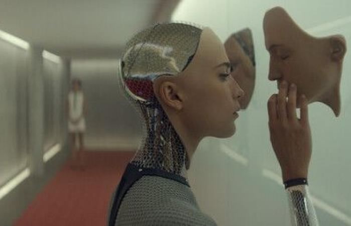 pure science fiction with overtones of absolute terror, artificial intelligence in one of the best films of the 21st century