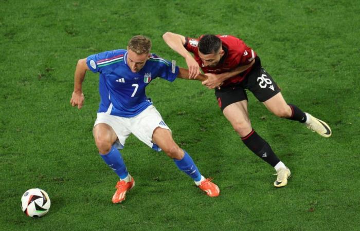2-1. Italy recovers from the initial scare and beats Albania