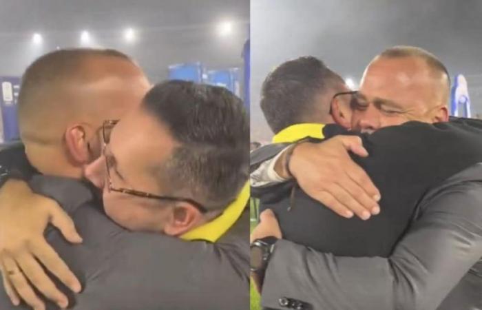 The embrace of victory: Rafael Dudamel and the Mayor of Bucaramanga merged in a hug