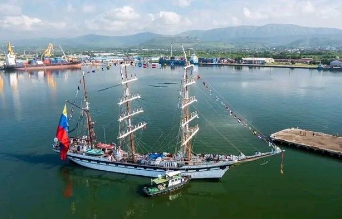 Training Ship “Simón Bolívar” arrives in Santiago de Cuba