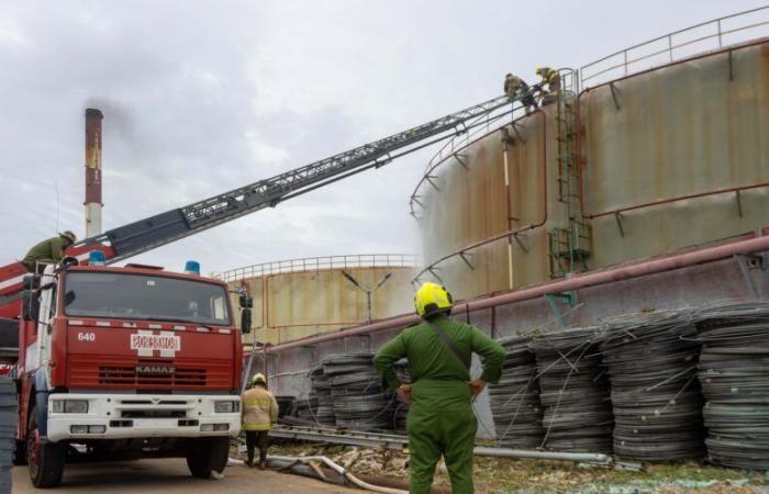They maintain strict surveillance over the crude oil tank in Matanzas after a fire