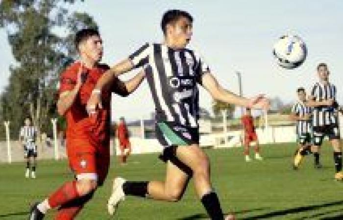 Confluencia League: La Amistad and Atlético Regina will meet in the final