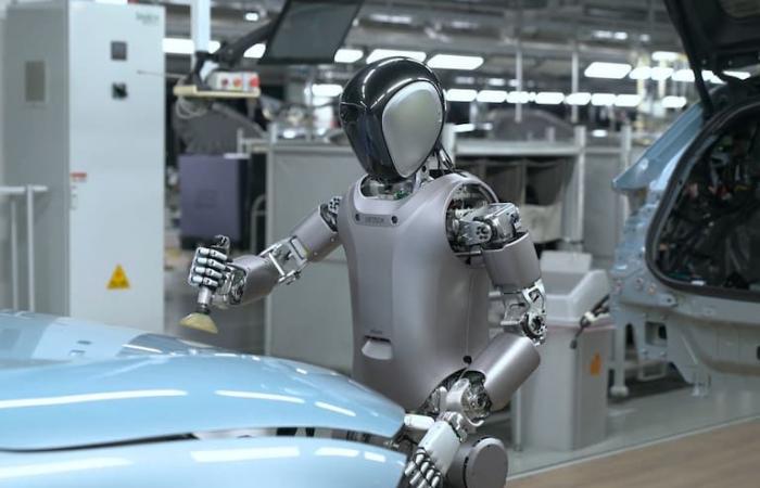 A brand will manufacture cars with humanoid robots: what they are like