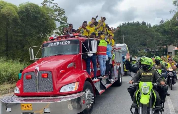 This is the emotion that is being experienced during the Atlético Bucaramanga welcome caravan