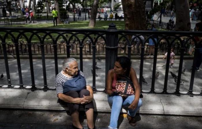 Colombia starts the week with a new pension system