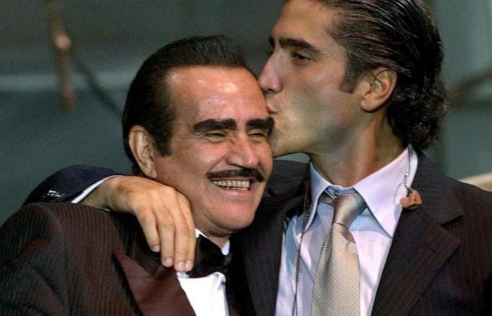 In the middle of Father’s Day, ‘El Potrillo’ makes heartbreaking confession of Vicente Fernández
