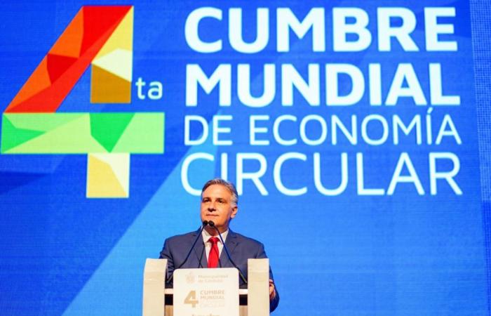Llaryora and Passerini started the IV World Circular Economy Summit