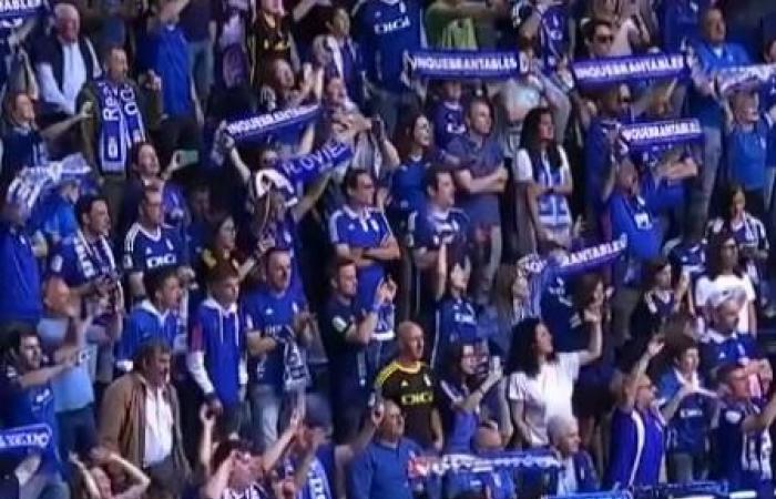The exciting moment in which Melendi sings ‘Volveremos’ before Oviedo