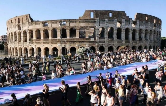 Italians respond to Pope’s insult by taking Francis to Pride