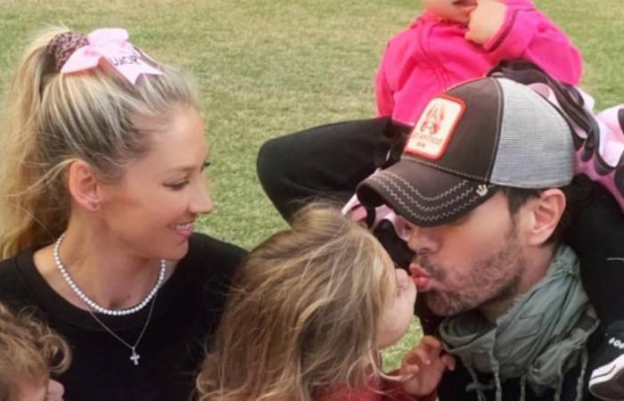 Anna Kournikova reappears to congratulate Enrique Iglesias with some tender images of her children – Children