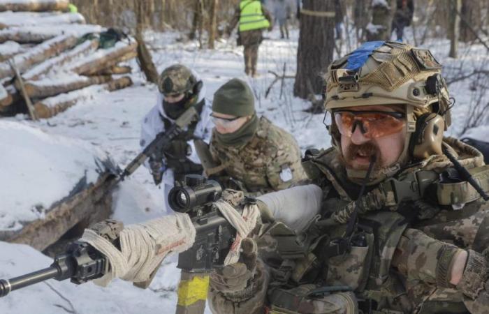 This is how ex-soldiers embark to fight in the Ukrainian war