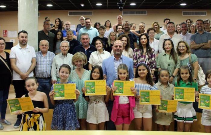 More than 200 schoolchildren from the Southern Campiña of Córdoba participate in the drawing contest against climate change