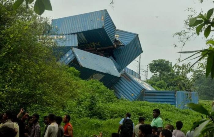 Shocking train crash in India left eight dead and dozens injured