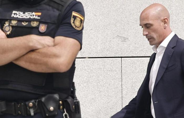 Luis Rubiales will be tried in February 2025 for the kiss with Jenni Hermoso