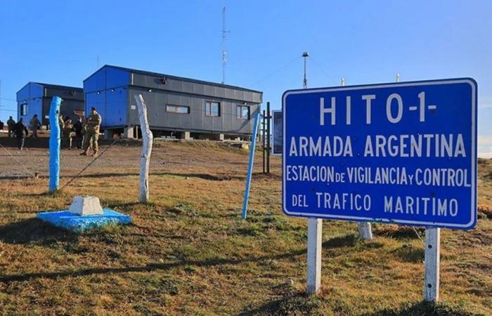 The Navy installed solar panels in Tierra del Fuego, crossed the limit and generated controversy with Chile
