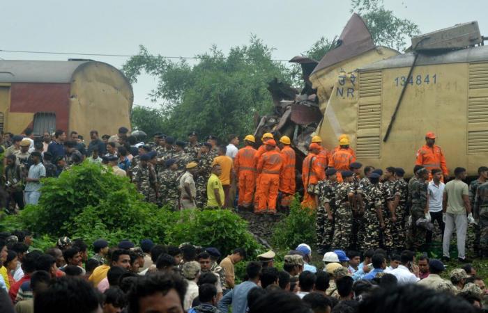 At least 15 people die after serious train crash in India