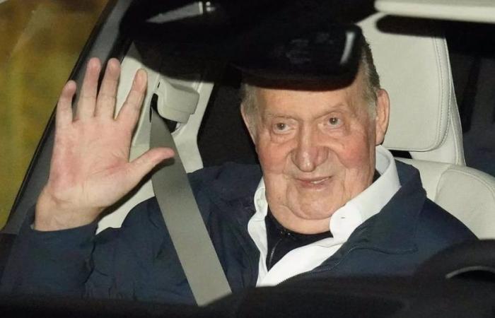 King Juan Carlos leaves Spain before the tenth anniversary of the coronation of Felipe VI