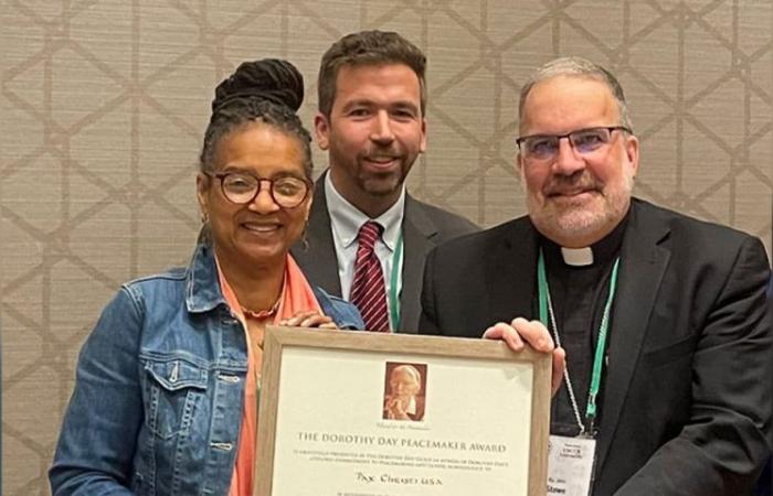 Pax Christi receives the first Dorothy Day Award for its work for peace