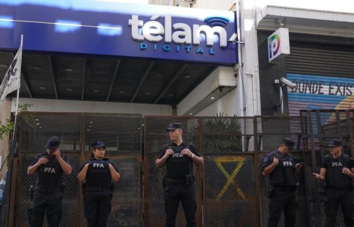 The public media remained under the orbit of Manuel Adorni, who confirmed the decision to close Télam: “It is being dismantled”