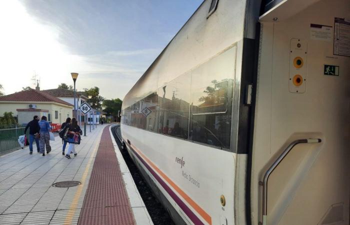 Renfe enables a special train and reinforces its usual services to travel to Teruel during La Vaquilla 2024