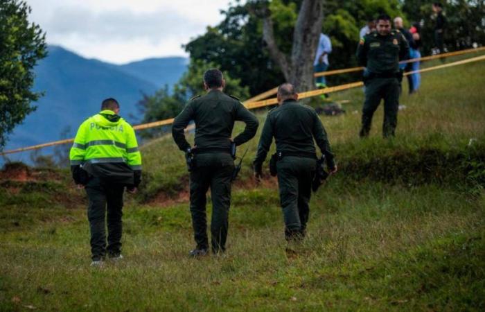 A 16-year-old minor in Medellín surrendered to the police and confessed to having dismembered a man