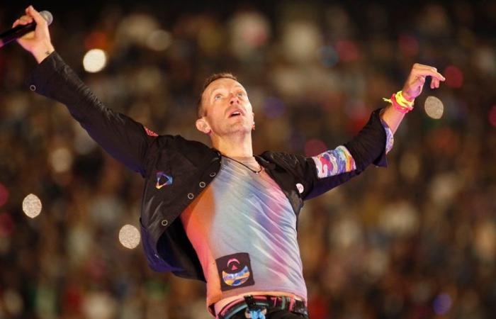 Coldplay will make the vinyl edition of ‘Moon Music’ from recycled plastic bottles