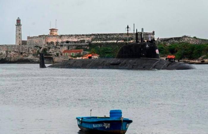 Russian nuclear submarine left Havana, while the United States sent one to Guantánamo